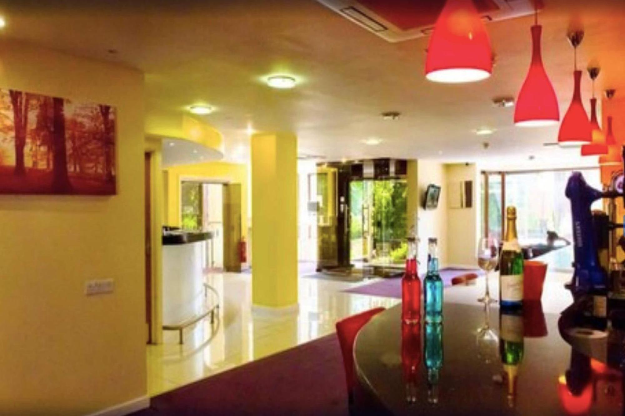 The Luton Hotel Dış mekan fotoğraf